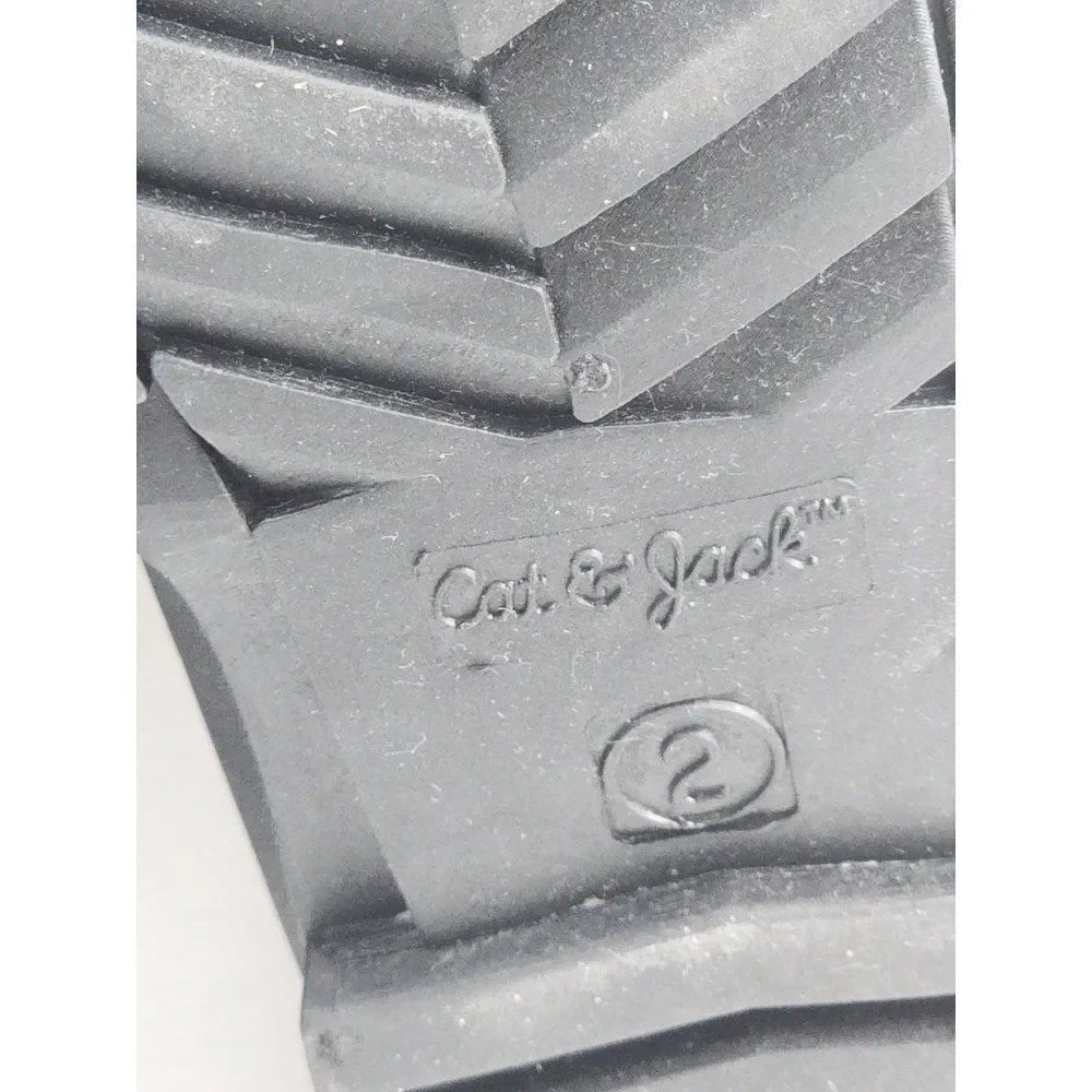 Cat & Jack Size 2 Grey Snow Boots, NEW